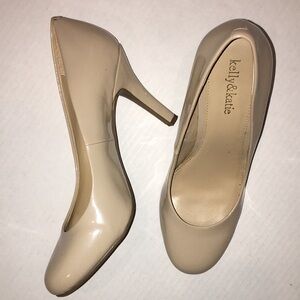 Kelly & Katie Nude Heel Pumps — Size 9.5